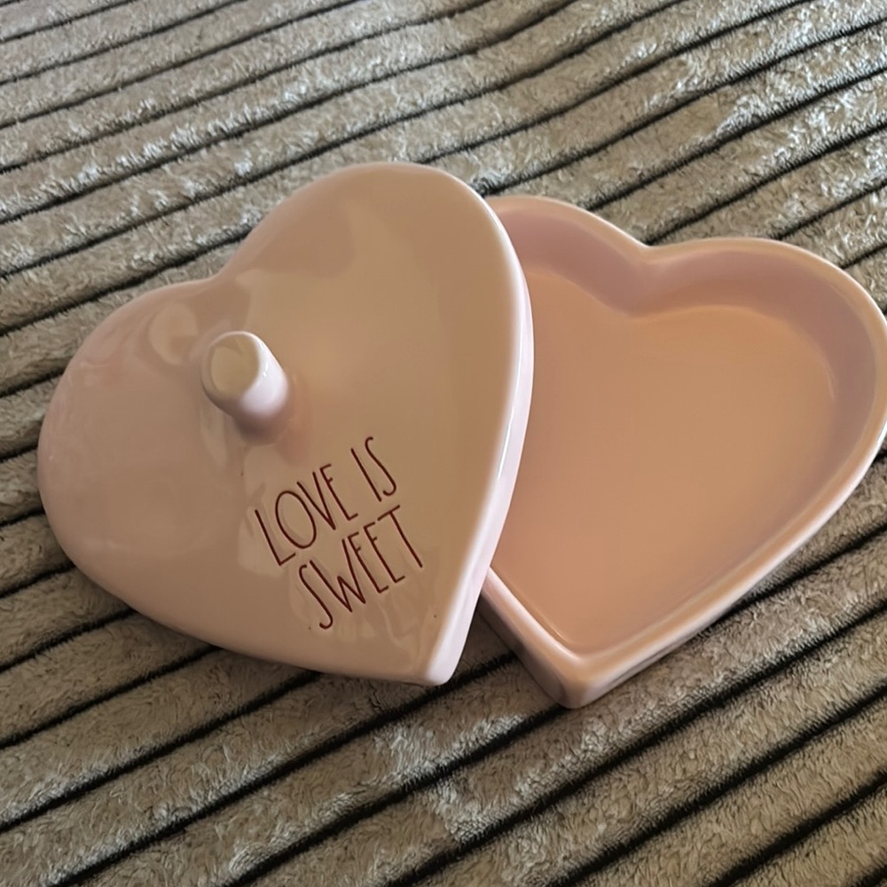 Rae Dunn Heart -Shaped Pink Ceramic trinket box - Picture 2 of 5